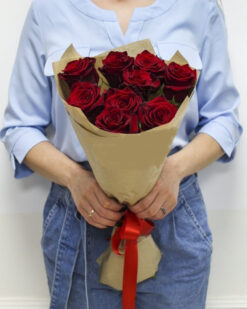 Sevgilim 9 Kırmızı Gül Buketi C-BUK101
