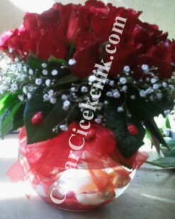 21 Adet Cam Fanusta Kırmızı Gül Balıklı Çiçek