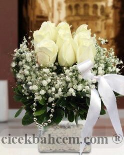 Beyaz Düş Gül Çiçek Aranjmanı