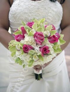 Pembe Gül Yeşil OrkideGelin Buketleri