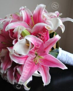 Beyaz Gala Pembe Lilyum Gelin Buketleri