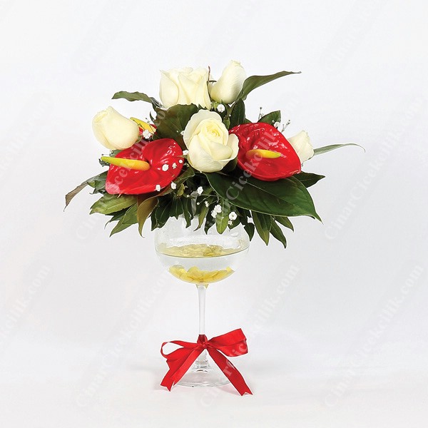 Bir Kadeh Sevgi Beyaz Gül C-AR103