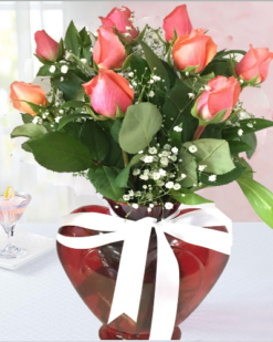 Aşk Tercumanı ™ Kalp Vazoda 9 Adet Gül