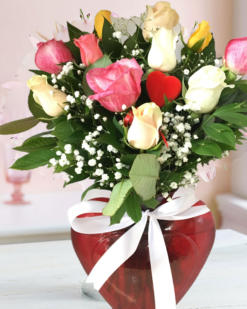 Mutluluğun Renkleri, Kalp Vazoda Renkli Güller