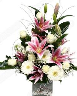 Mutluluğun Görseli Pembe Lilyum Gül C-AR120