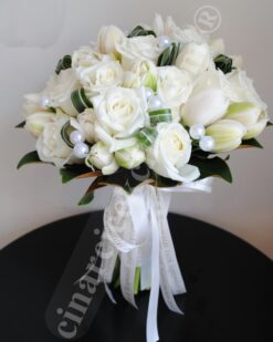 Beyaz Lale ve Gül Gelin Buketi