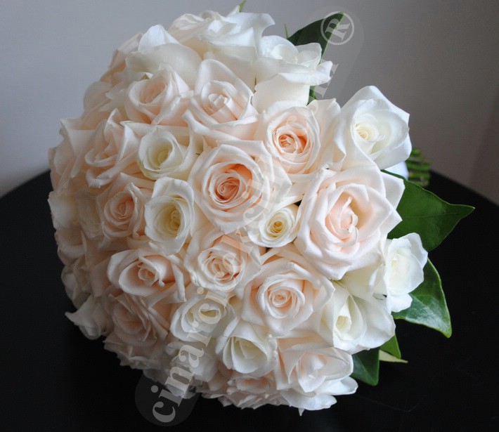 Somon Beyaz Gül Gelin Buketi