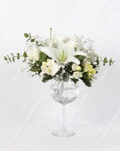 Beyaz Duygu Kadehte Çiçek C-AR104