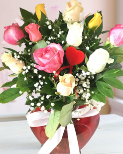 Mutluluğun Renkleri, Kalp Vazoda Renkli Güller