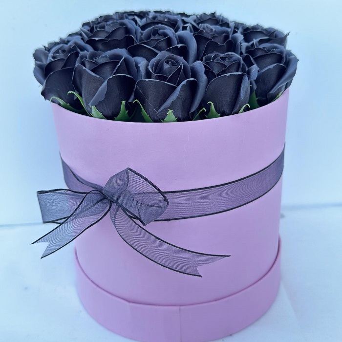 Kutuda 19'lu İthal Gerçek Görünümlü Siyah Gül Aranjman - Görsel 3