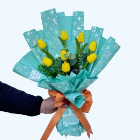 Gerçek Görünümlü Islak Sarı Lale Buketi - 8 Adet