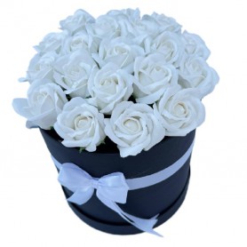 Gerçekçi ve Kalıcı: 17'li İthal Yapay Beyaz Gül Tasarımı - Görsel 2